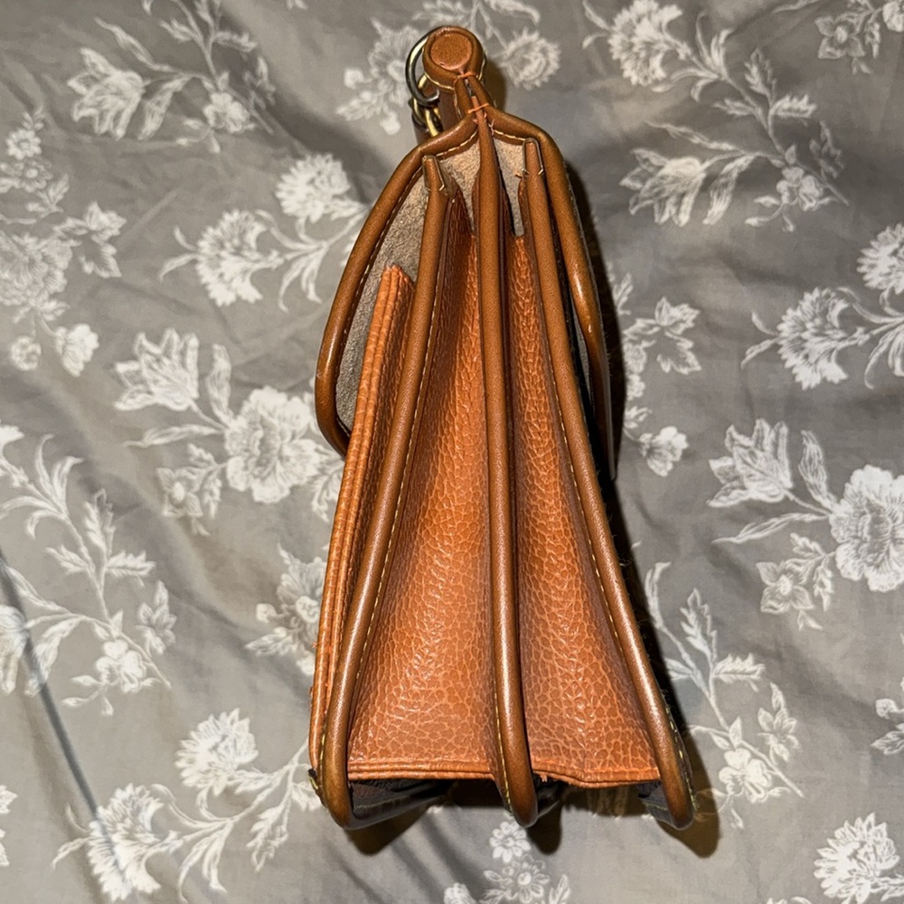 Dooney & Bourke All-Weather Leather Purse Bag - Picture 4 of 9